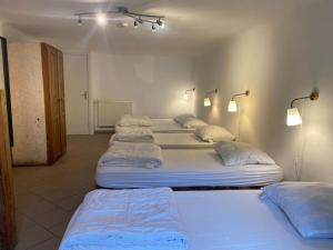 Postel nebo postele na pokoji v ubytování Modern Group Home in Bra