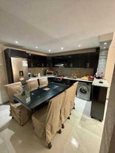 Kuchyň nebo kuchyňský kout v ubytování F3 Tigzirt Tizi ouzou + 1 fotografie