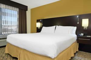 Holiday Inn Express - Colorado Springs - First & Main, an IHG Hotel