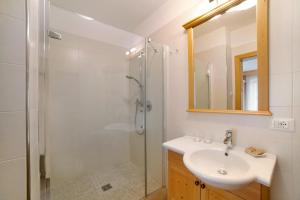 Ένα μπάνιο στο Obermoarhof Hönigspitze EG