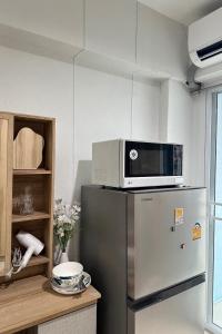 Кухня или мини-кухня в City View Condo 5 mins to MRT Sutthisarn
