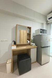 Кухня или мини-кухня в City View Condo 5 mins to MRT Sutthisarn
 +4 фотографии