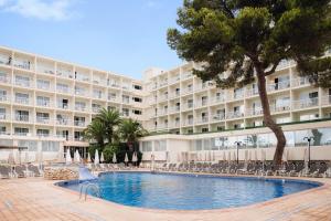 Bazén v ubytování Hotel Moon Dreams Coral Beach nebo v jeho okolí + 26 fotografií