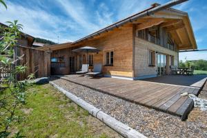 El edificio en el que está el chalet de montaña