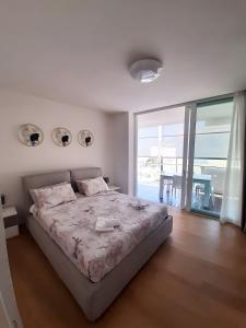 Postel nebo postele na pokoji v ubytování Luxury apartment pool, Spa, gym