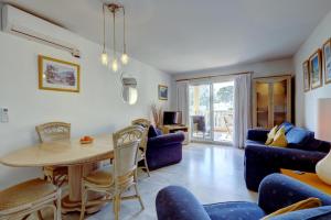 Χώρος καθιστικού στο Luxury 2 Bed Apt Freeview Tv Wi