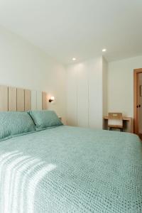 Afbeelding uit fotogalerij van Apartamentos Duratón in San Miguel de Bernúy +44 foto's