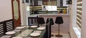 Η κουζίνα ή μικρή κουζίνα στο Daisy villa Home stay