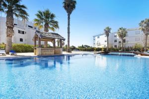 Swimmingpoolen hos eller tæt på Estrela do Vau Apartment