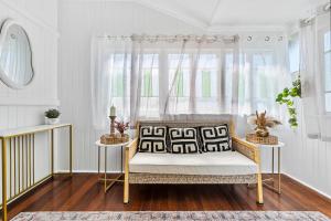 Postel nebo postele na pokoji v ubytování Wandal Haven On McKelligett 3 Bedrooms - 1 King 2 Doubles - Wifi