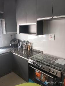 Køkken eller tekøkken på B01 Laxia Apartment