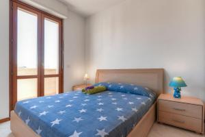 Giường trong phòng chung tại Romantic