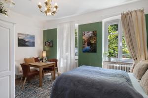 Foto dalla galleria di Schlafen im historischen Haus a Zell Altre 27 foto