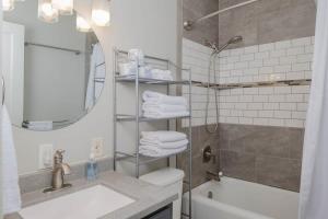 Ένα μπάνιο στο The White Castle - King Bed plus Office