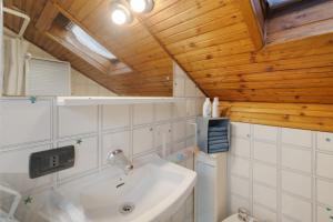 Koupelna v ubytování Mansarda Sotto Le Stelle + 16 fotografií