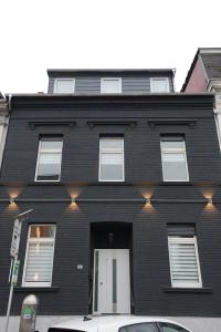 Το κτήριο όπου στεγάζεται  το διαμέρισμα