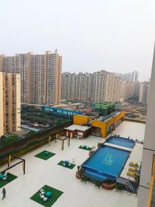 Πισίνα στο ή κοντά στο Naple Stays - The Spectrum of Comfort