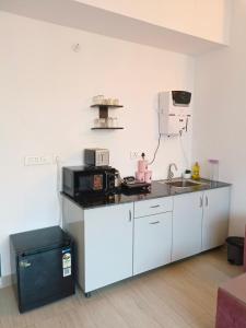 Η κουζίνα ή μικρή κουζίνα στο Naple Stays - The Spectrum of Comfort +53 φωτογραφίες