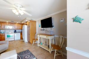 Η κουζίνα ή μικρή κουζίνα στο Polynesian 309 +6 φωτογραφίες