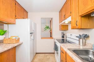 Η κουζίνα ή μικρή κουζίνα στο North Appleton Family Home - 3 bedroom Fenced Yard