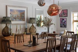 Χώρος καθιστικού στο Luxury Mansion Farnham pool gym EV Charger