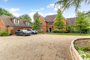 Κήπος έξω από το Luxury Mansion Farnham pool gym EV Charger