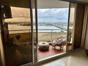Χώρος καθιστικού στο 2bd exceptional view apt plateau