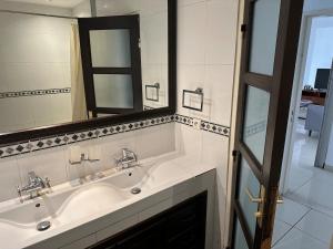 アビジャンにある2bd exceptional view apt plateauのギャラリーの写真