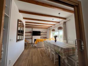 TV a/nebo společenská místnost v ubytování Casa Rural Castillejo