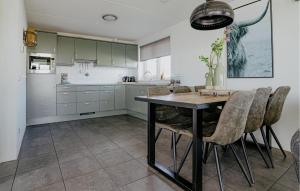 Kuchyň nebo kuchyňský kout v ubytování Kraaijennest