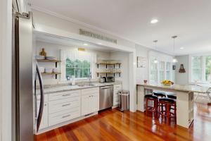 Kuchyň nebo kuchyňský kout v ubytování Edgartown Village