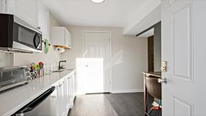 Η κουζίνα ή μικρή κουζίνα στο Easy METRO 1 min WALK Basement space Comfy +3 φωτογραφίες