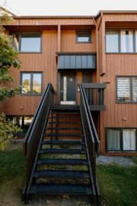 Budova, kde se chata nachází