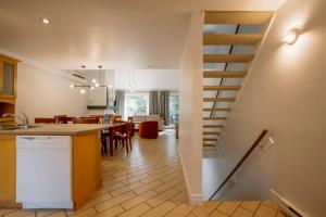 Kuchyň nebo kuchyňský kout v ubytování Unité 5 - 4 chambres - 8 personnes