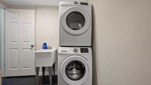 Φωτογραφία από το άλμπουμ του Easy METRO 1 min WALK Basement space Comfy σε Yorkshire Knolls