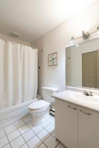 Ένα μπάνιο στο Jumelle d'en haut 1817 - 5 chambres - 15 personnes