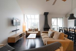 Μια τηλεόραση ή/και κέντρο ψυχαγωγίας στο Jumelle d'en haut 1817 - 5 chambres - 15 personnes