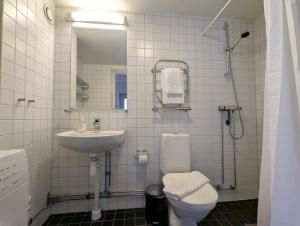 Koupelna v ubytování Forenom Apartments A-R Lorents Gata - Majorna + 9 fotografií