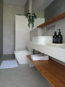 Ένα μπάνιο στο GAIA Lodge SALA NISCALA Yogyakarta