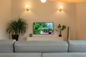 Μια τηλεόραση ή/και κέντρο ψυχαγωγίας στο In Aewol Forest 101 +35 φωτογραφίες