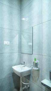 Ένα μπάνιο στο The Moon Graceful Villa +27 φωτογραφίες