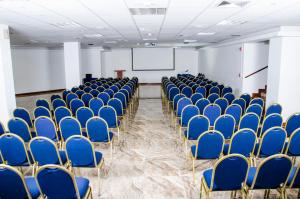 Zona de negocis o sala de conferències de Miraflores Colon Hotel