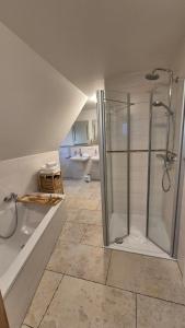 Koupelna v ubytování Ferienhaus Philomena Dagebüll + 22 fotografií