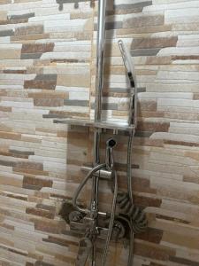 Ένα μπάνιο στο Infinity 555 Lodge