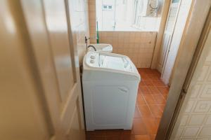 Ένα μπάνιο στο IKE Hospedagem Centro-Unidade2 +16 φωτογραφίες