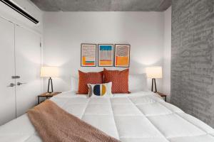 Postel nebo postele na pokoji v ubytování Modern 3BR Near McCormick & South Loop + 11 fotografií