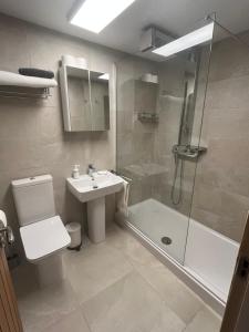 Bilik mandi di Kilmory Garden by the Loch