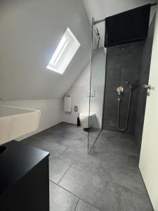 Phòng tắm tại City Lounge Bielefeld 004