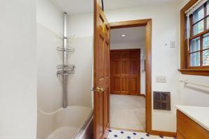 Koupelna v ubytování Family Tides + 16 fotografií