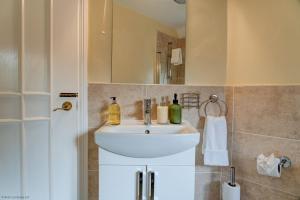 Ένα μπάνιο στο The Old Dean's House +24 φωτογραφίες